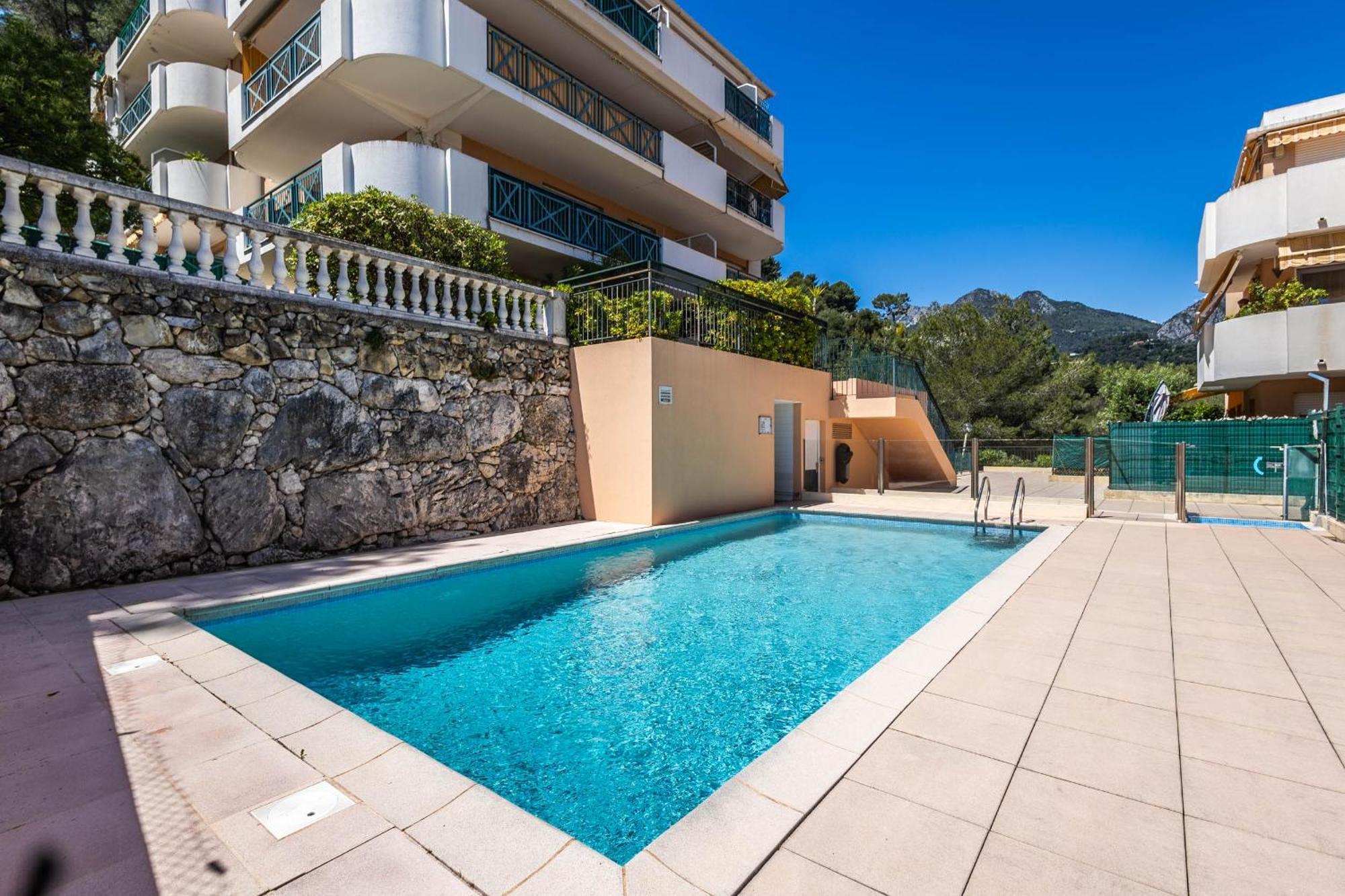Mon Appart Avec Terrasse Et Piscine Roquebrune-Cap-Martin Kültér fotó